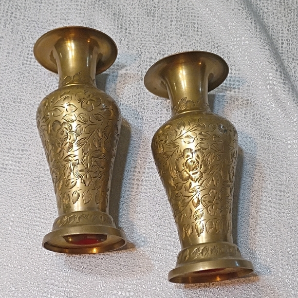 Vintage Ornate Brass Vases with Intricate Design - Picture 2 of 8